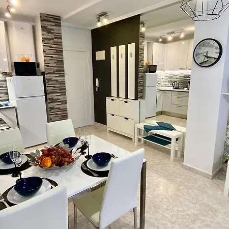 Cattaleya Family Paradise *